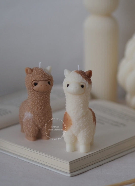Alpakakerze gefleckt