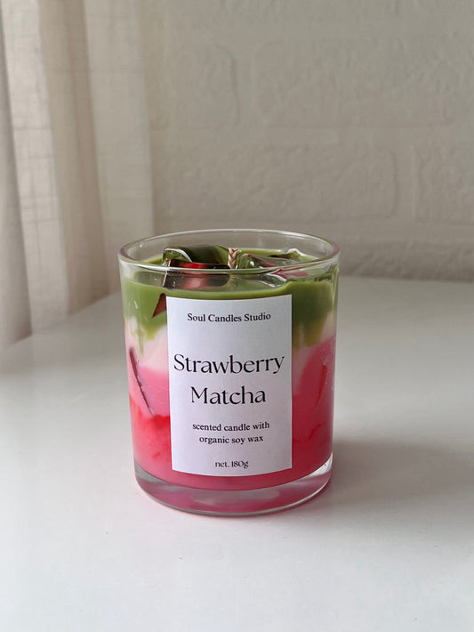 Strawberry Matcha Kerze