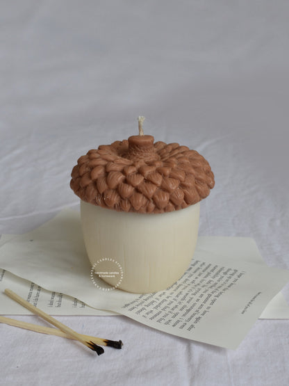 Acorn Kerze