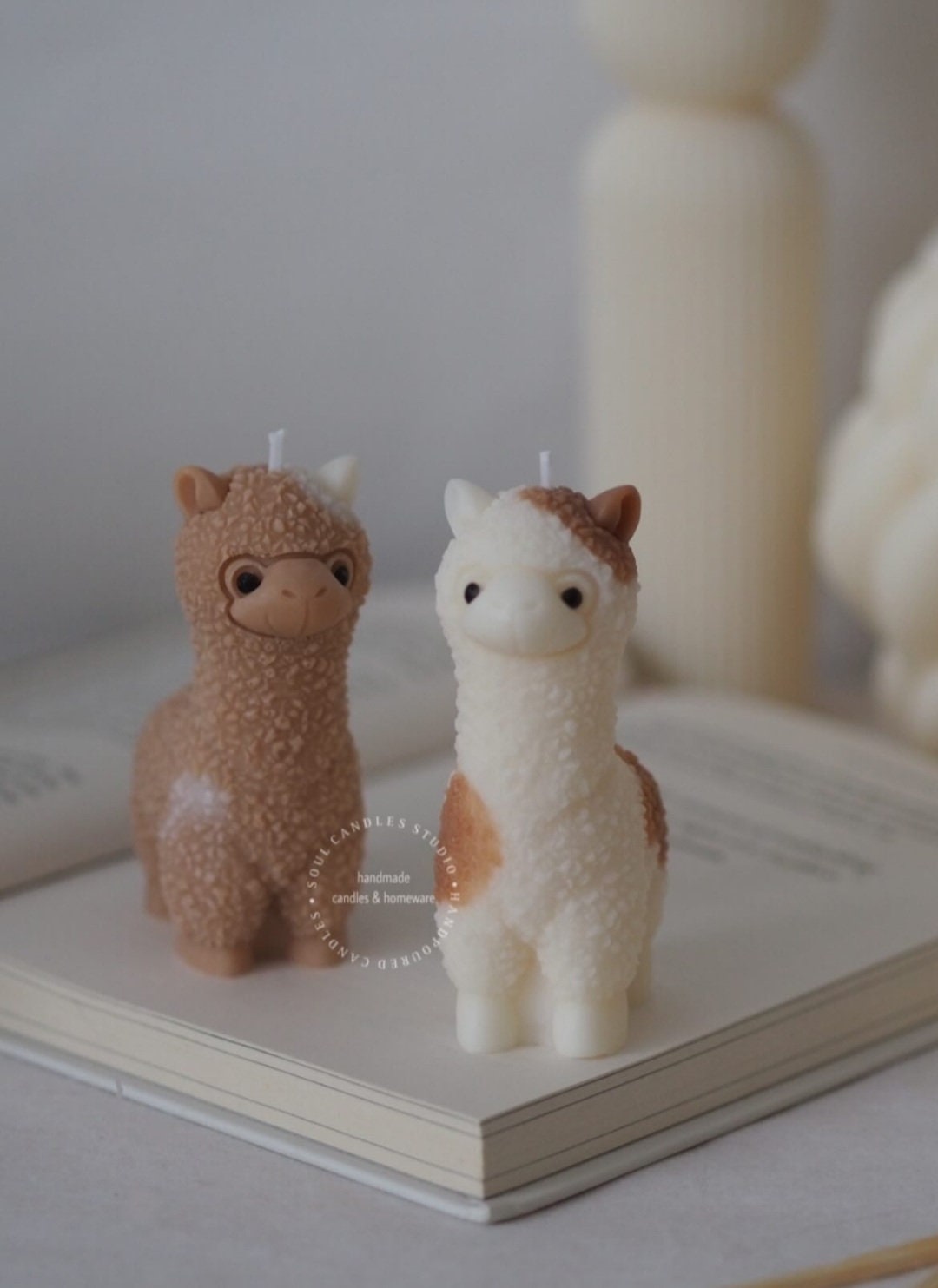 Alpakakerze gefleckt