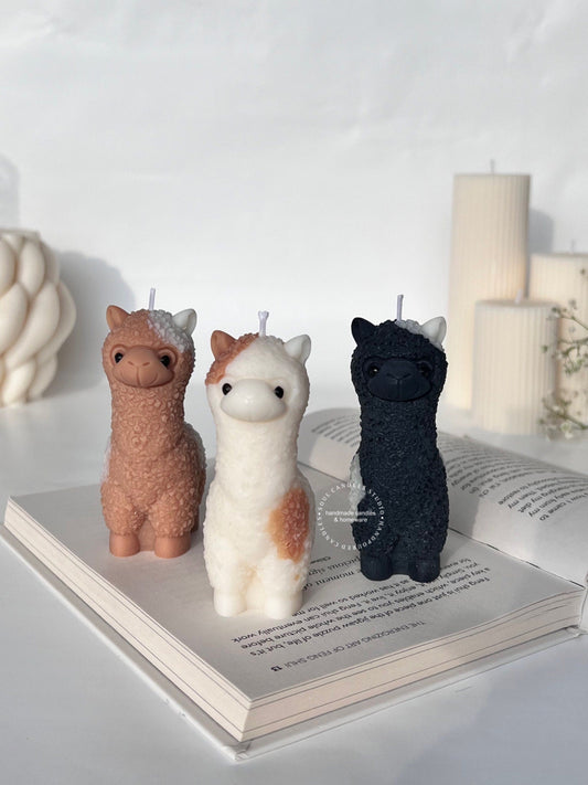 Alpakakerze gefleckt